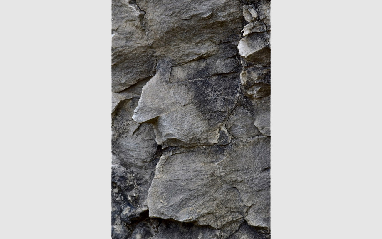 John de la falaise-©Jacques Lamy 2019-imageslamy.fr-le caillou dans la chaussure-Les pierres du chemin